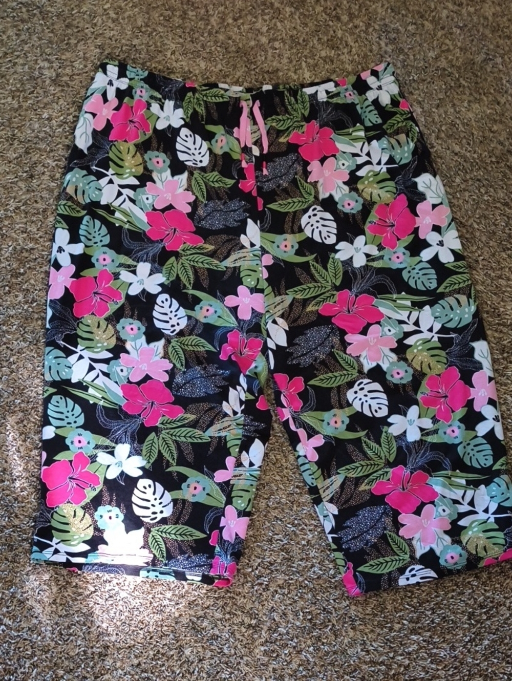 Cuddl Duds Black Floral Hybrid Capri Sleep Pants